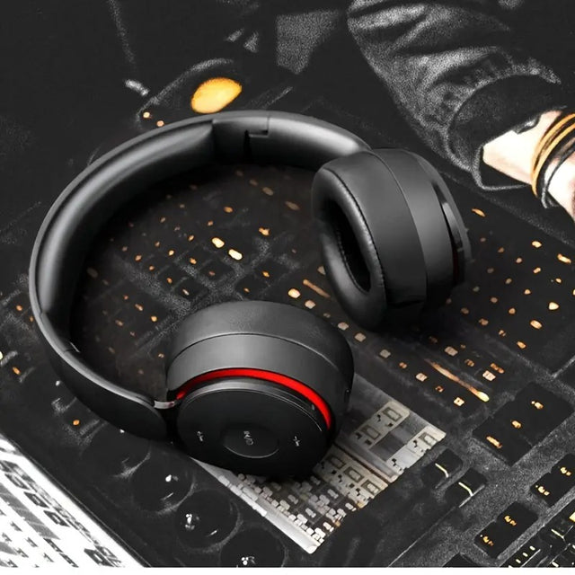 Wireless Head-mounted Headphones with Noise Reduction
